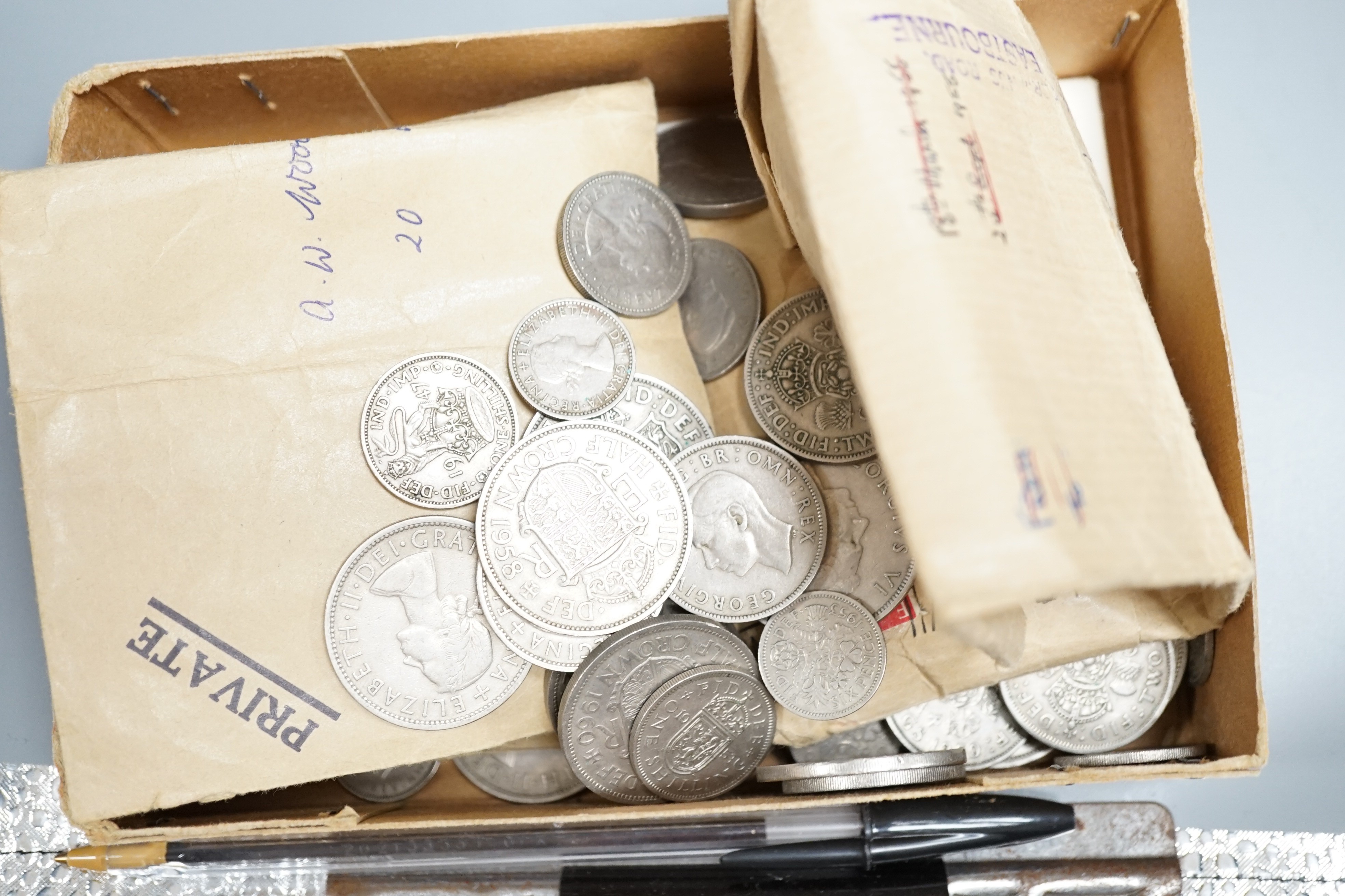 Assorted UK George VI and QEII coins.